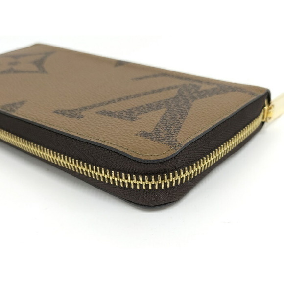 Louis Vuitton Monogram Giant Reverse Round Zipper Long Wallet - Picture 4 of 10